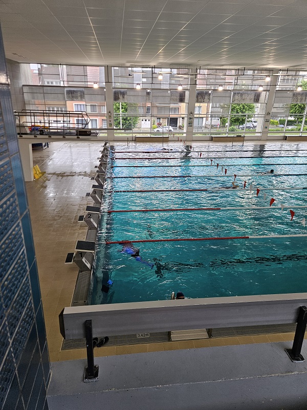 Piscine Molenbeek grand Bassin vue latérale