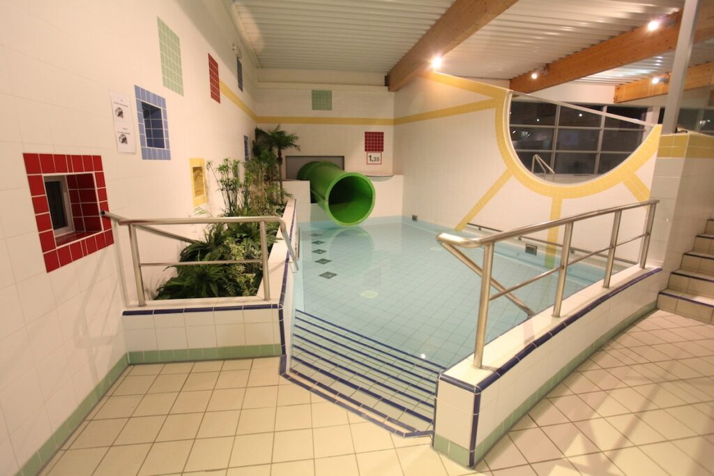 Piscine Espadon bassin toboggan